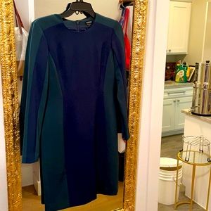 Worth size 4. Perfect condition.  96% wool